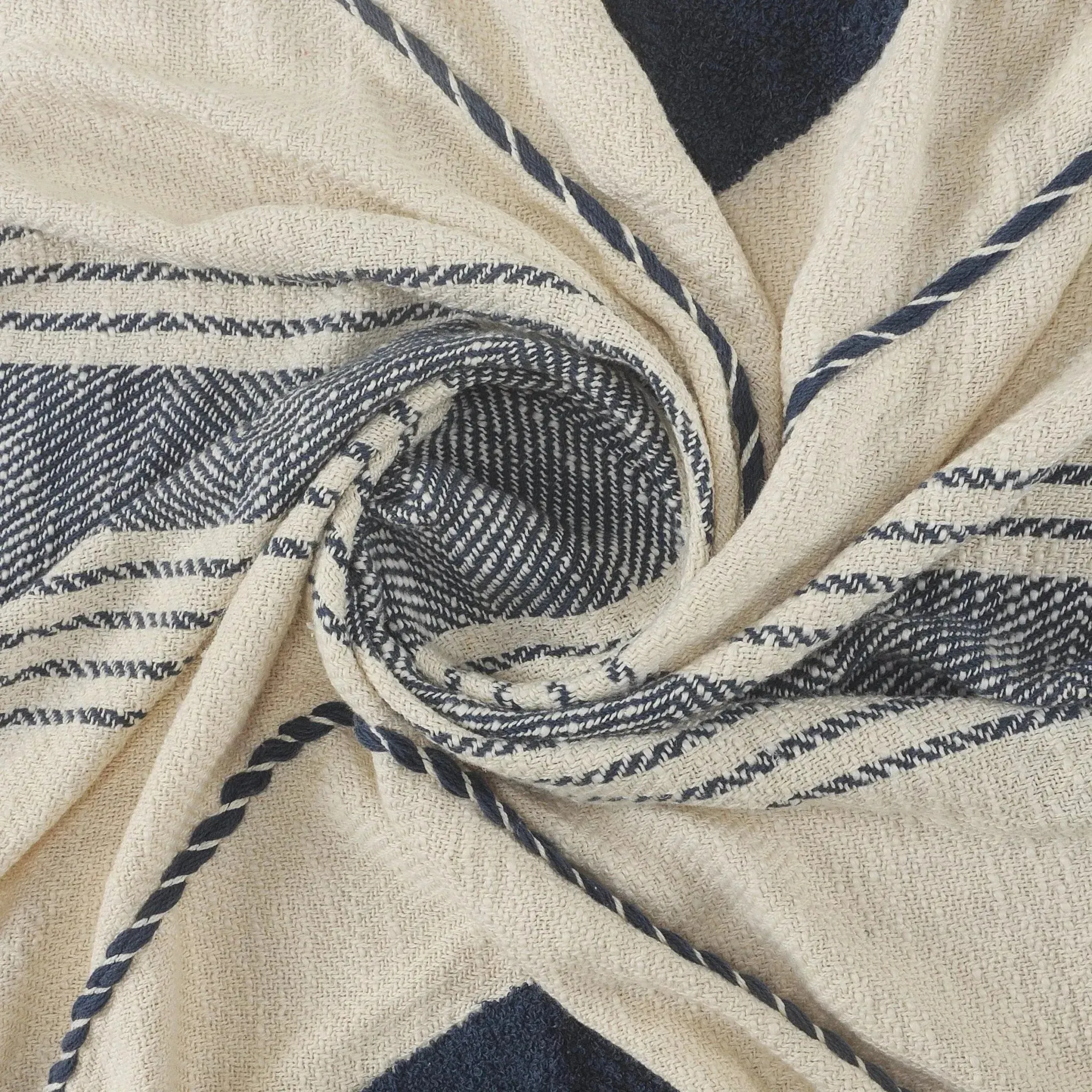 Throws Lr80187 Blue/White Throw Blanket