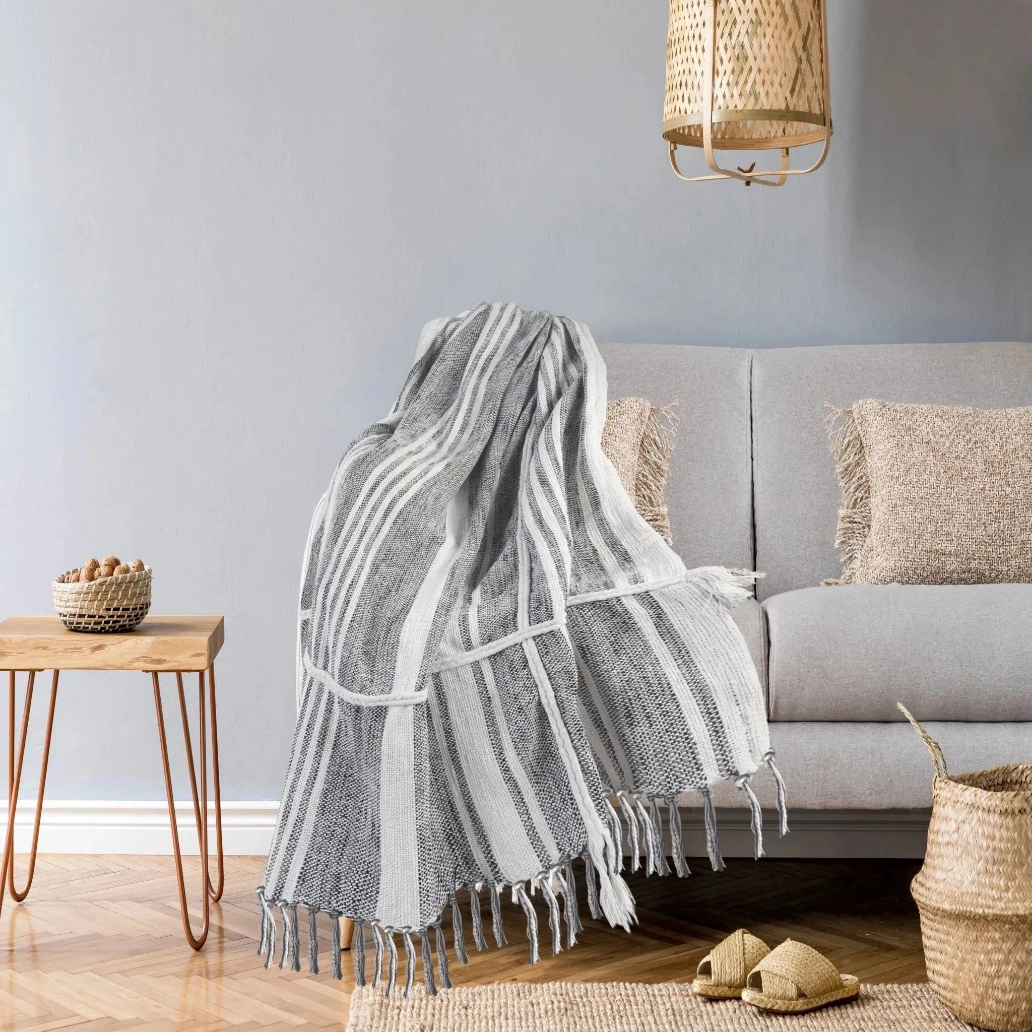 Throws Lr80192 Gray/White Throw Blanket